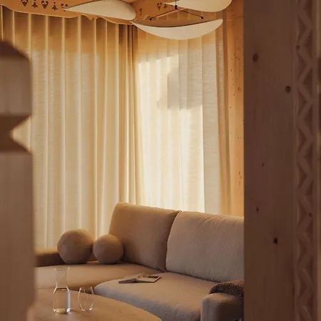 Lovelia Luxury & Jacuzzi Vila *