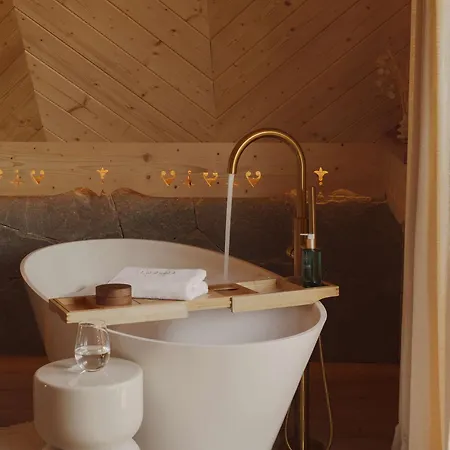 Lovelia Luxury & Jacuzzi Vila
