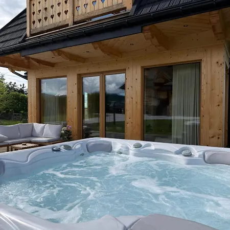 Lovelia Luxury & Jacuzzi *