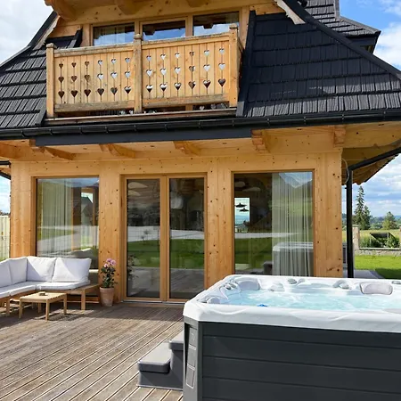 Lovelia Luxury & Jacuzzi Vila *